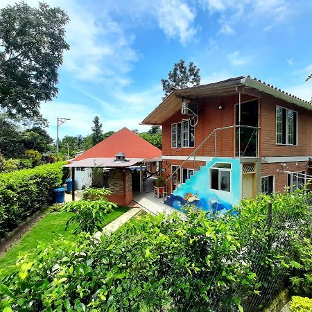 Hostal Bralgijon Капургана Экстерьер фото