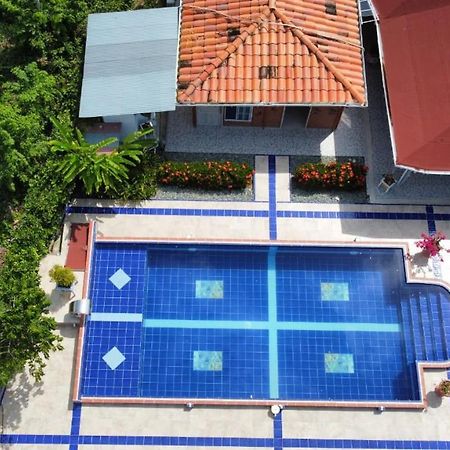 Hostal Bralgijon Капургана Экстерьер фото