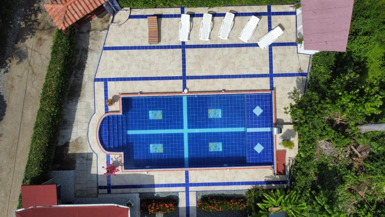 Hostal Bralgijon Капургана Экстерьер фото