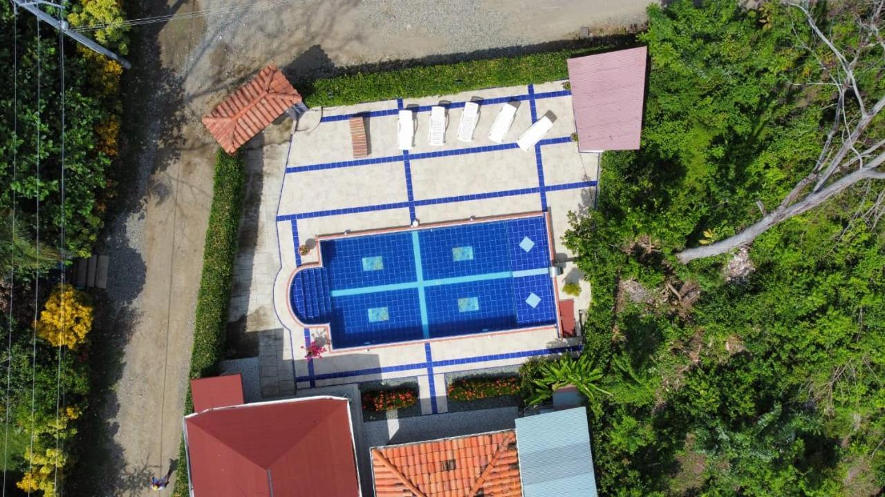 Hostal Bralgijon Капургана Экстерьер фото