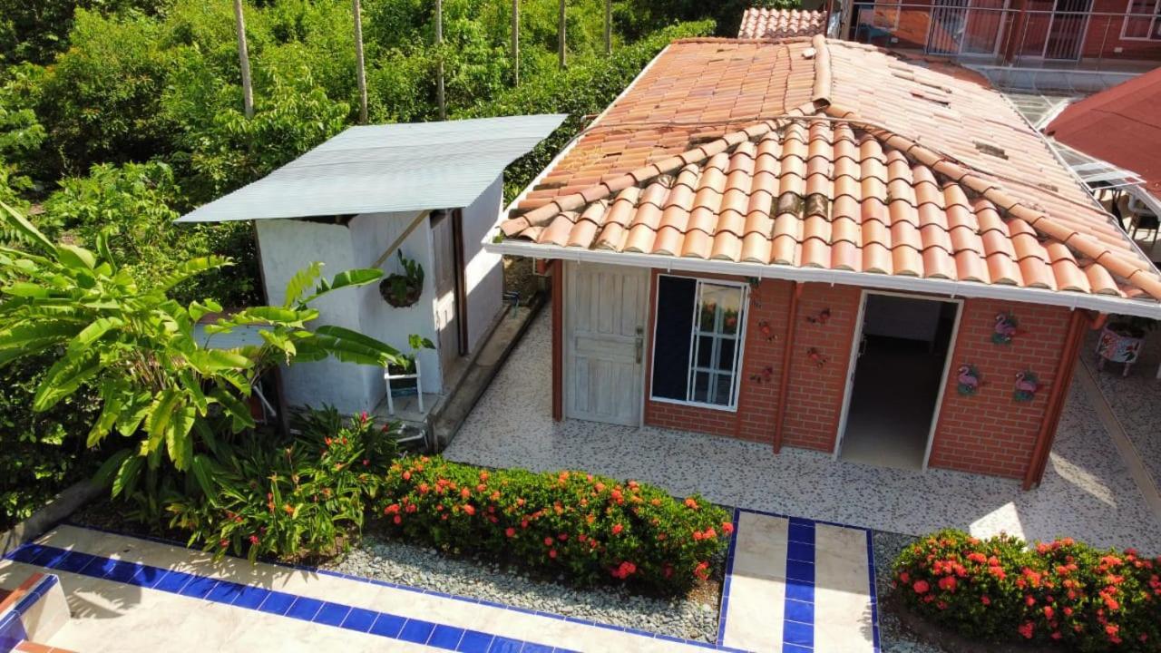 Hostal Bralgijon Капургана Экстерьер фото