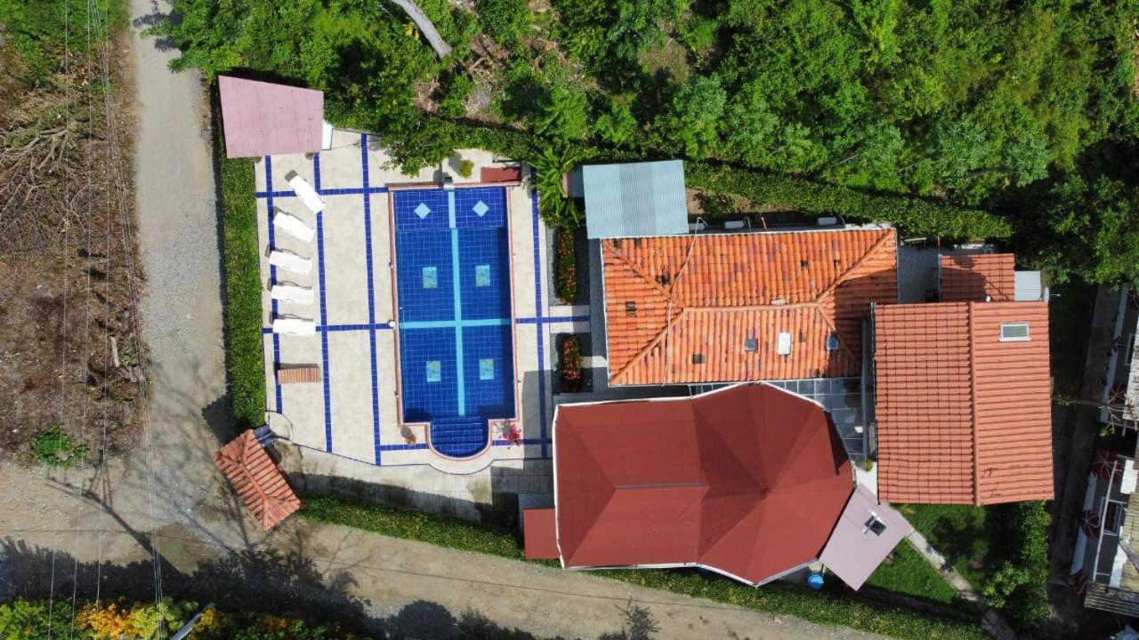 Hostal Bralgijon Капургана Экстерьер фото